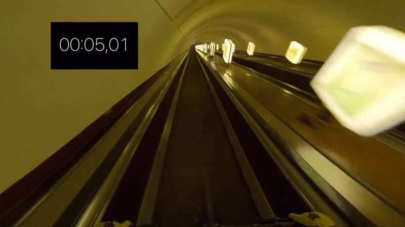 В Киеве парень устроил экстремальные гонки на самой глубокой станции метро Европы: его разыскивает полиция. Видео