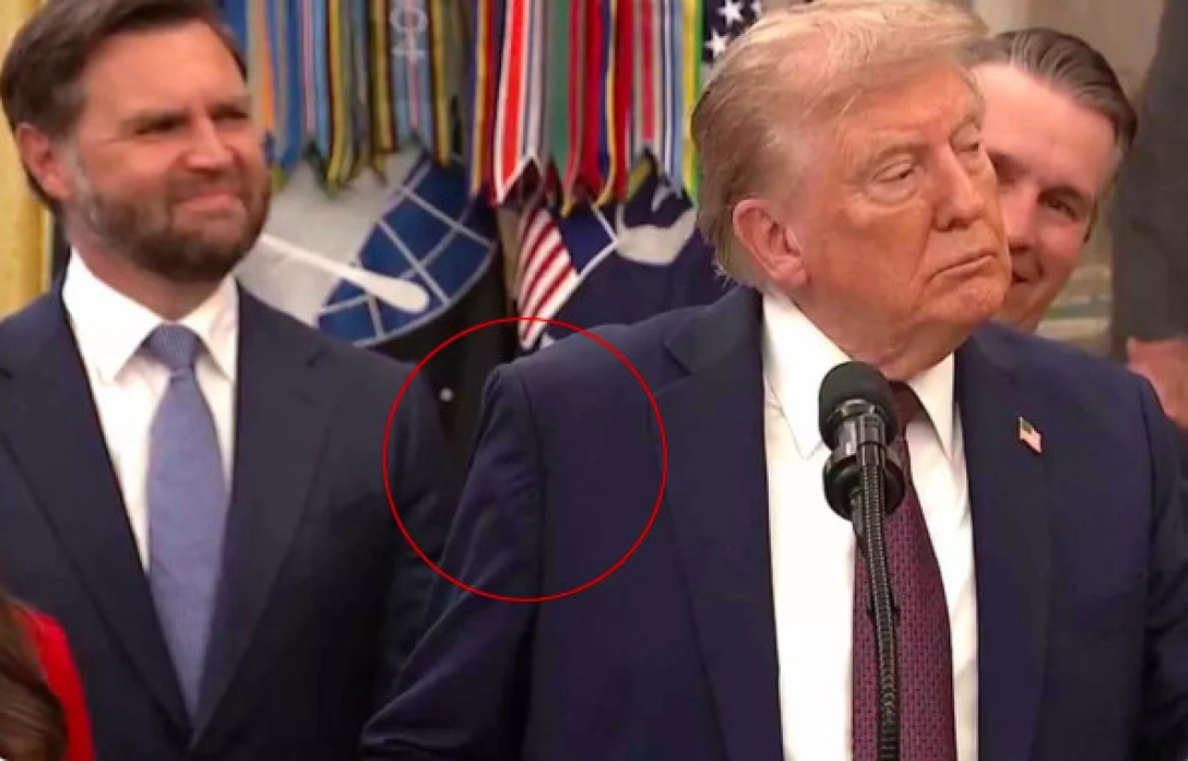 Деякі користувачі стверджували, що піджак Трампа виглядає не так, як треба