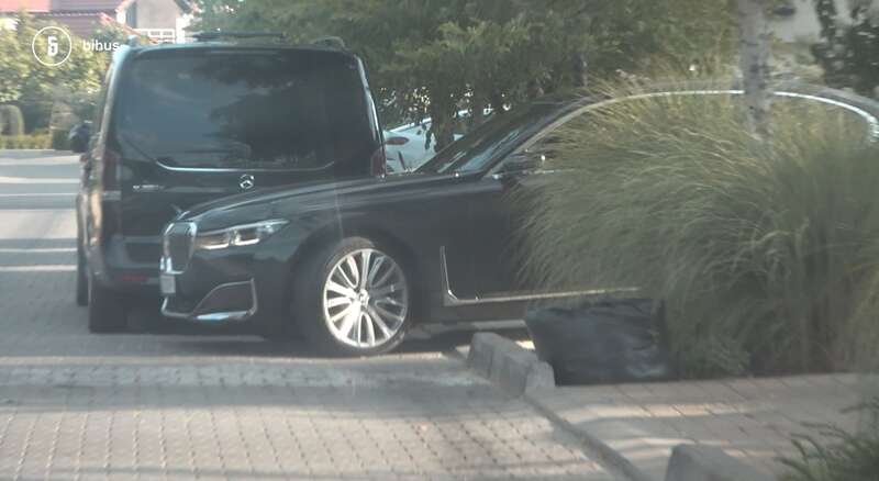 Маєток біля моря, люксова тачка та “колишня” дружина: що приховує головний кіберполіцейський країни