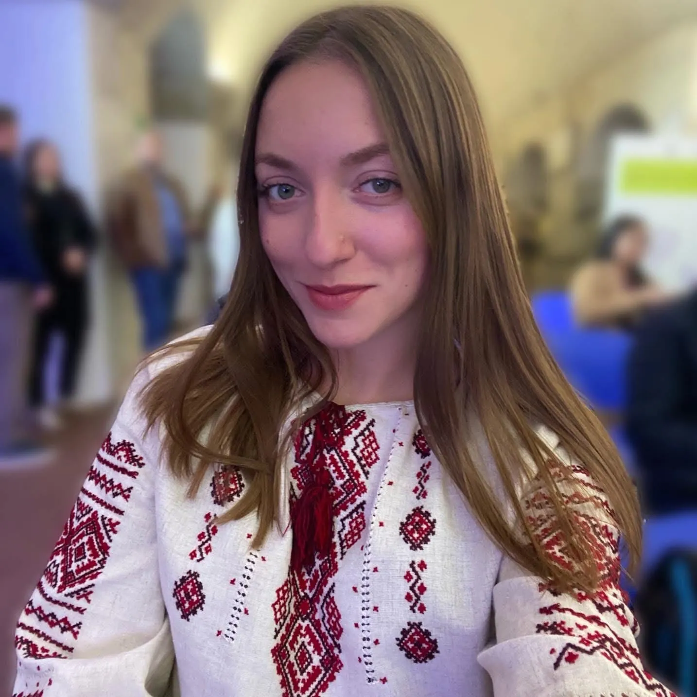 Вылетели из окна 6-го этажа: РФ ударом по Киеву убила трехмесячного мальчика и его мать. Фото и видео