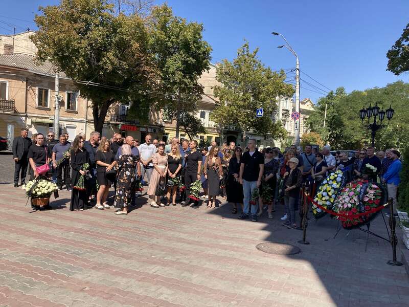 Оберігав поля, дім, родину: в Одесі попрощались із фермером, якого вбив ворожий дрон. Фото