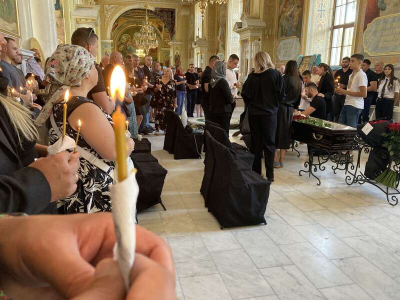 Оберігав поля, дім, родину: в Одесі попрощались із фермером, якого вбив ворожий дрон. Фото