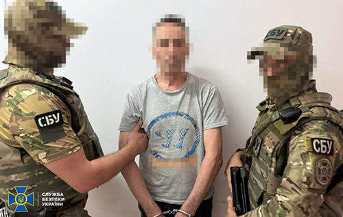 В Одесі затримали ексморяка, який виготовляв саморобні вибухові пристрої для підривів у місті dqxikeidqxidqrant