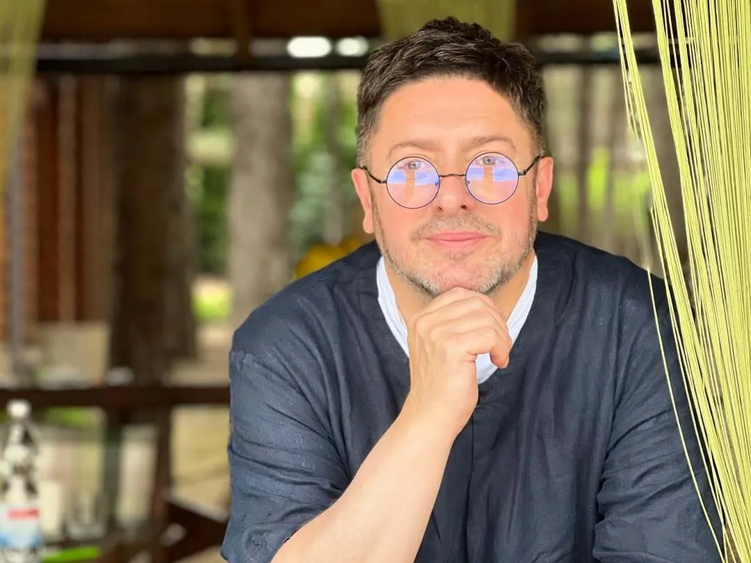 Sukhanov, who lived in Russia until the age of 40, gave advice to the adherent