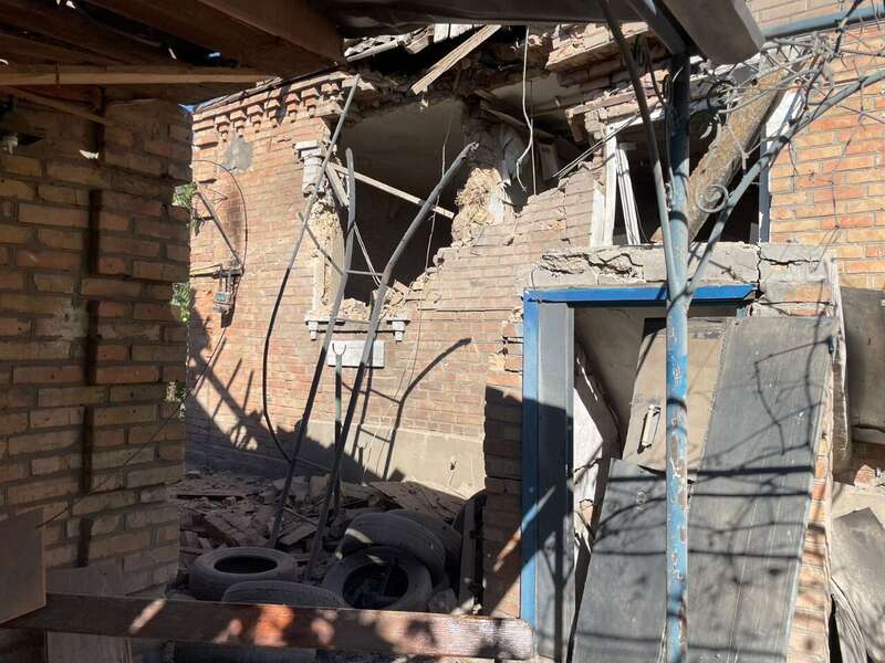 Окупанти вдарили по Дніпропетровщині: загинула жінка, є постраждалі. Фото