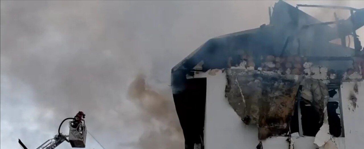 У Румунії сталася потужна пожежа в готелі, загинули двоє людей: з’явились подробиці трагедії. Фото dqxikeidqxiqdkant