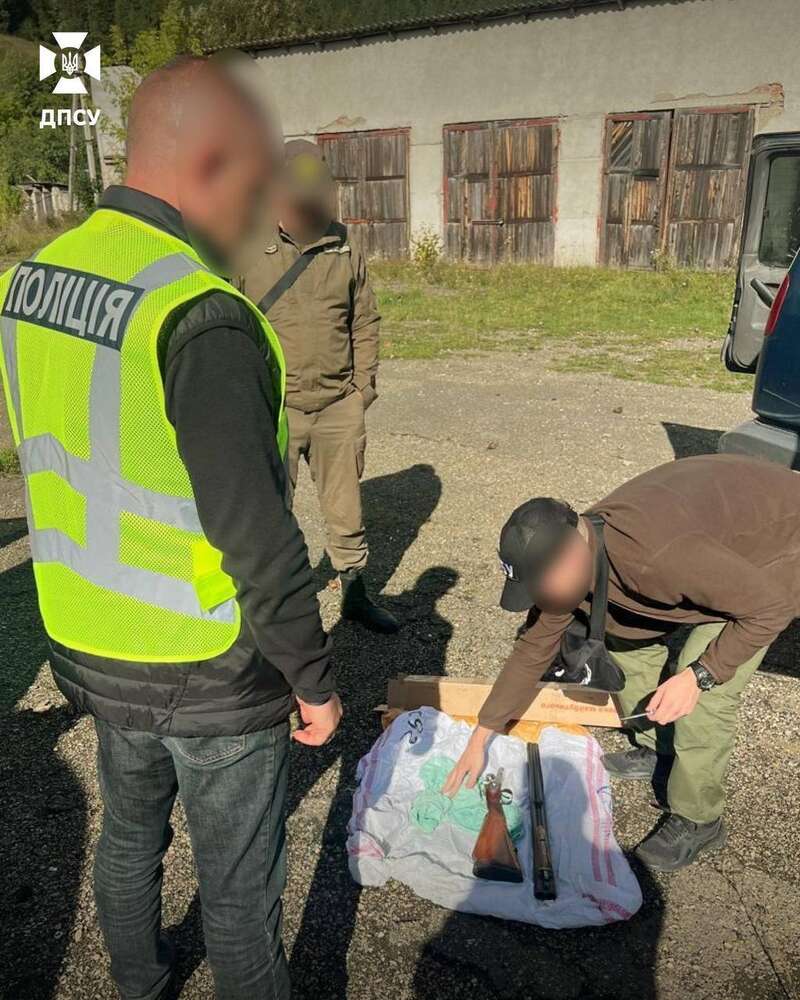 До Румынии за €8 тыс.: в Украине ликвидировали еще 11 схем перемещения уклонистов за границу. Фото