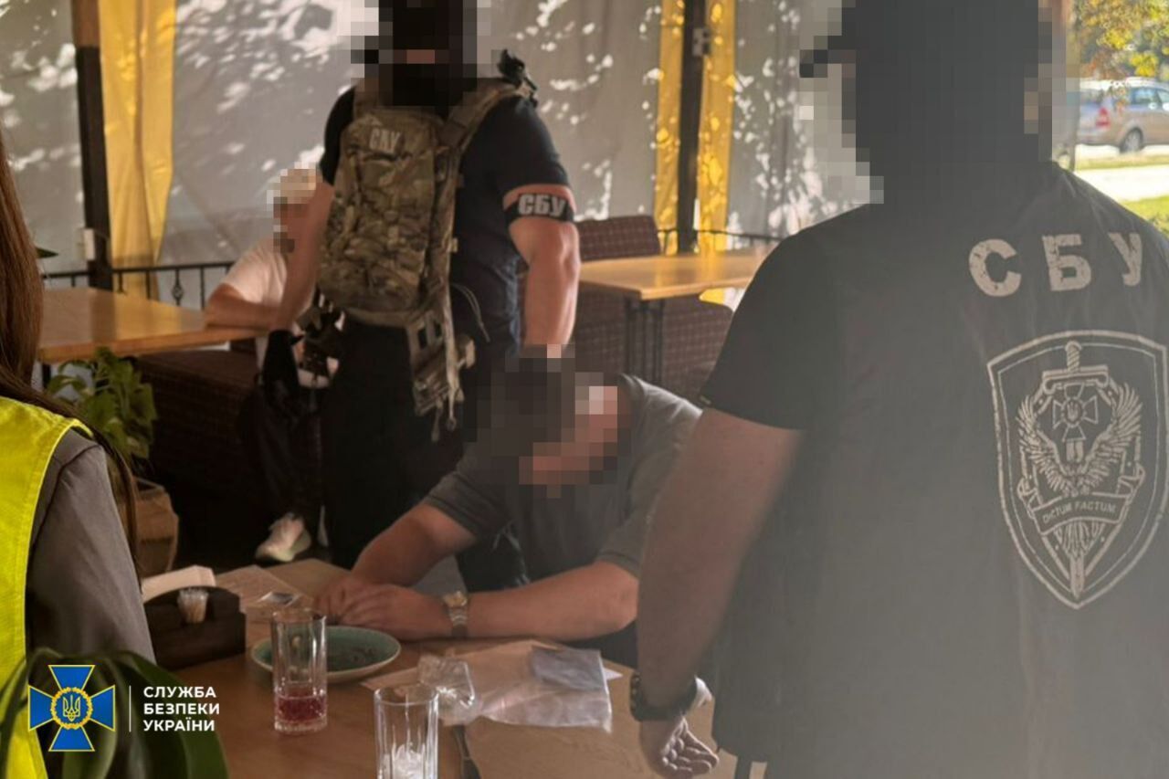 До Румынии за €8 тыс.: в Украине ликвидировали еще 11 схем перемещения уклонистов за границу. Фото