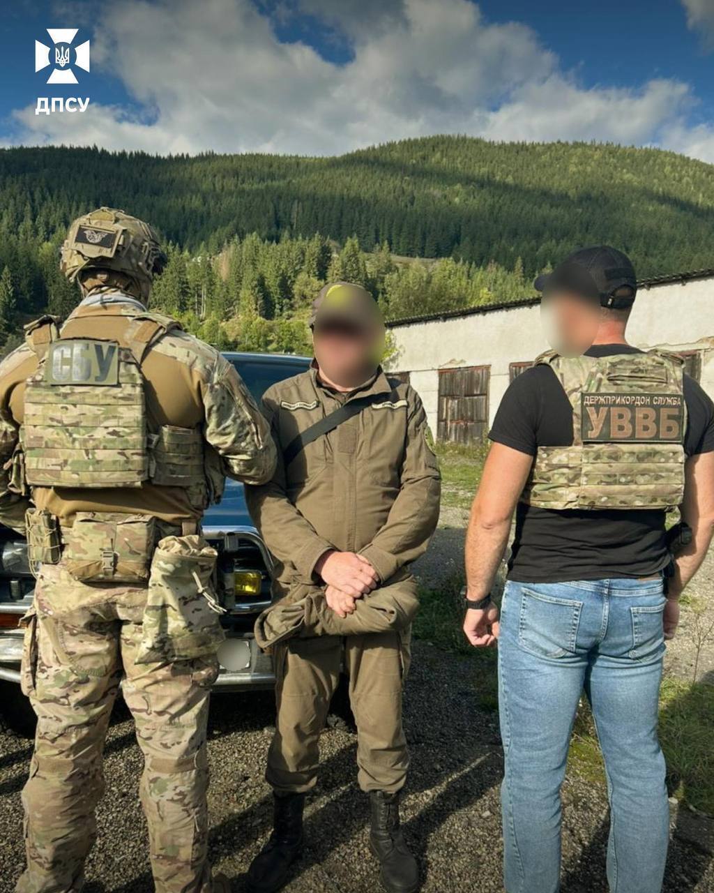 До Румынии за €8 тыс.: в Украине ликвидировали еще 11 схем перемещения уклонистов за границу. Фото