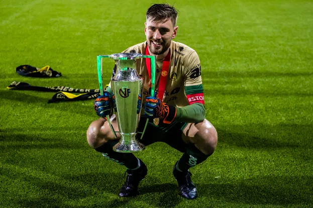 Голкіпер збірної Росії з футболу відмовився виступати за РФ і отримуватиме громадянство Норвегії