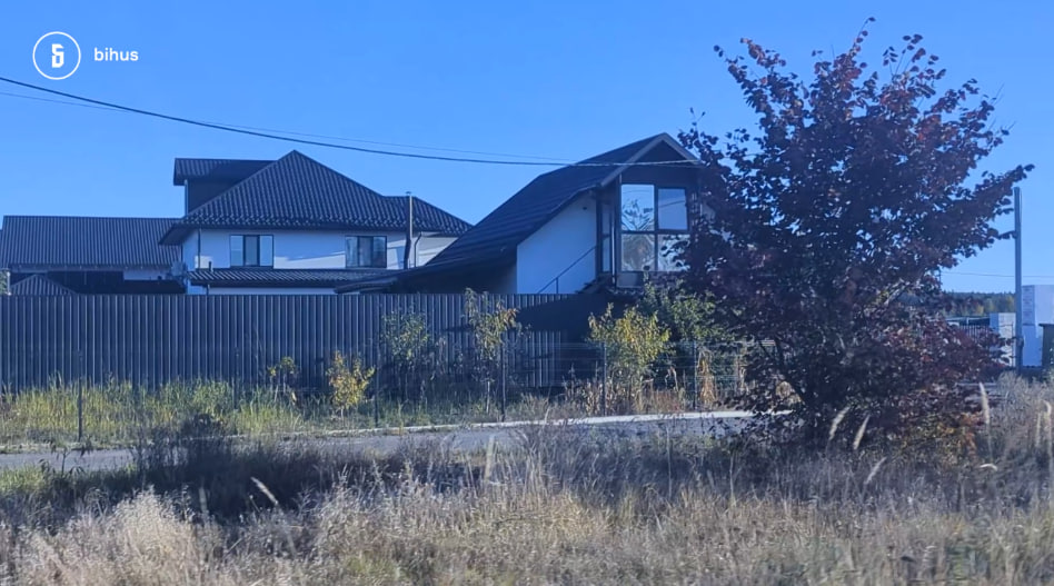 Родини поліцейських, що займаються закупівлями в Нацполі, обросли незадекларованими будинками і квартирами