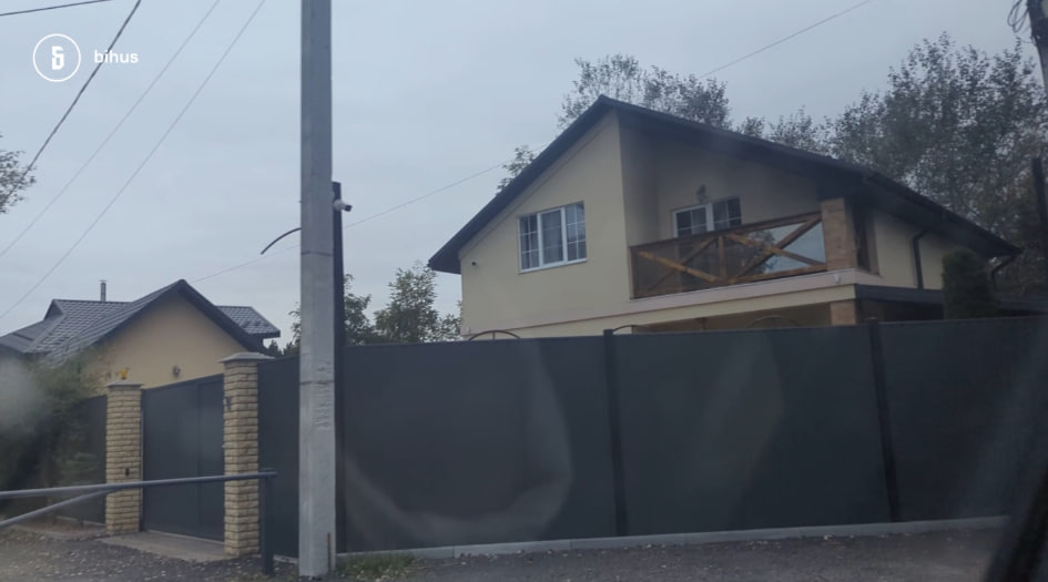 Родини поліцейських, що займаються закупівлями в Нацполі, обросли незадекларованими будинками і квартирами