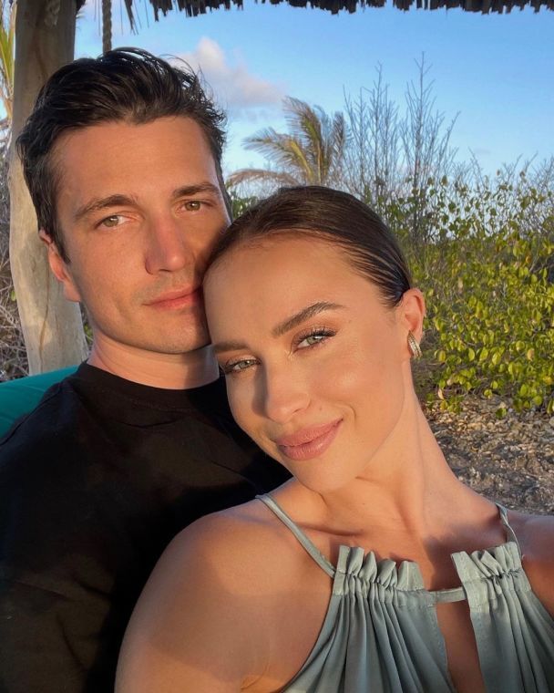 Виктория Маремуха с мужем Луи / © instagram.com/vicky_mare dqxikeidqxiqxtant