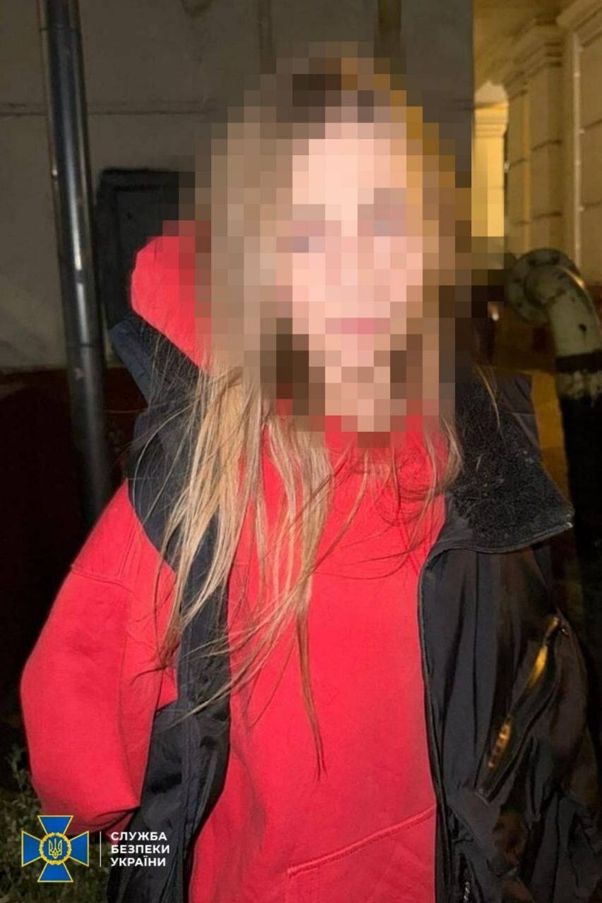 Спіймали на гарячому: СБУ затримала агентку РФ, яка намагалася підірвати авто поліцейського у Дніпрі. Фото dqxikeidqxihhant