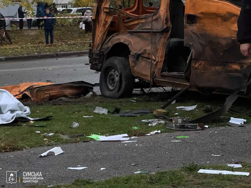 Enemy hit an intersection in Sumy: cars damaged, 12 injured. Photo dqxikeidqxiruant