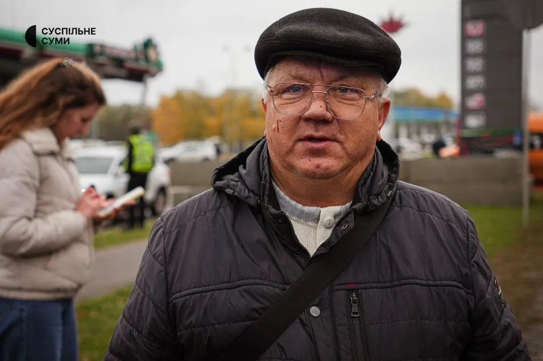 Enemy hit an intersection in Sumy: cars damaged, 12 injured. Photo