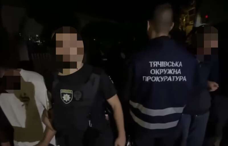 Затримано 12 осіб: на Закарпатті викрили банду, яка продавала наркотики та перевозила ухилянтів до Румунії. Фото і відео