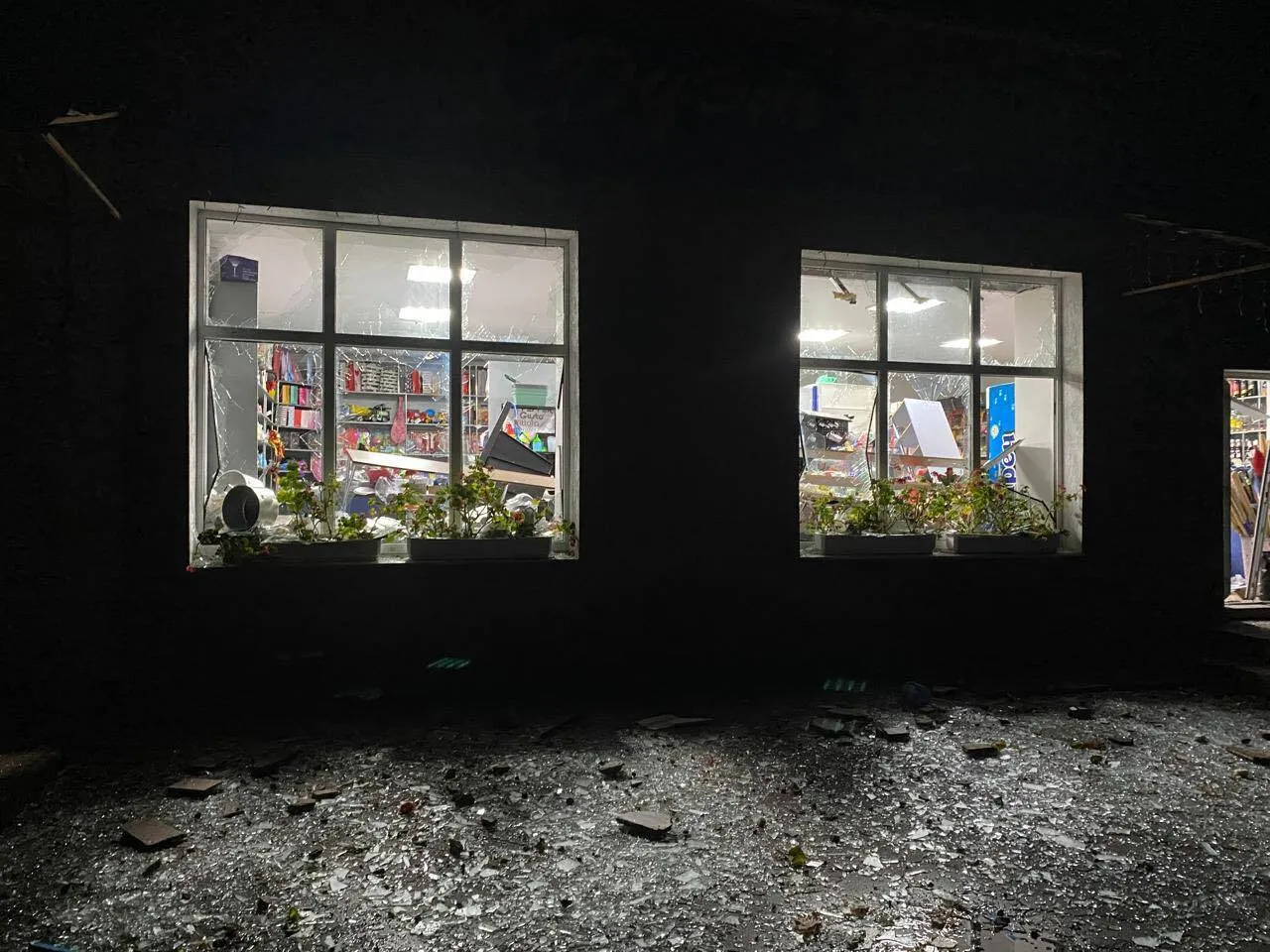 Войска РФ ударили по центральной площади Новгород-Северского: фото с места