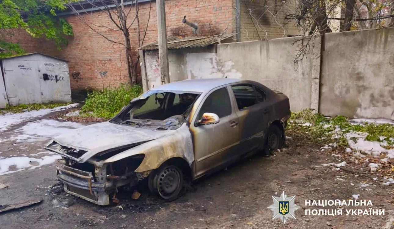 На Киевщине задержали иностранца, который по заказу ФСБ поджигал автомобили военных. Подробности и фото dqxikeidqxidqrant