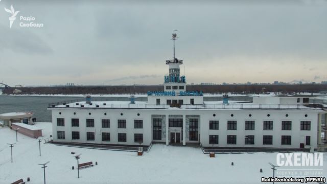 Київський річковий вокзал з висоти пташиного польоту dqxikeidqxidqeant