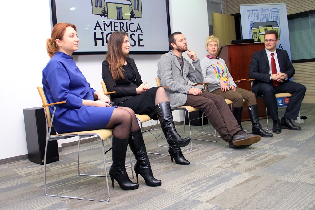   ( ) () Vitaliy Chumak/America House Kyiv