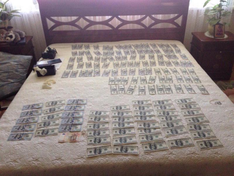 Вилучені кошти. Фото: НАБУ