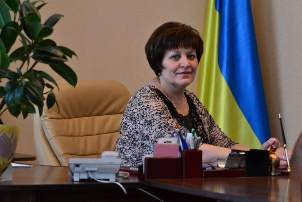 Дубенська преса поширювала інформацію, що пані Підкидач гроші передали у тарі з рибою.Фото із charivne.info