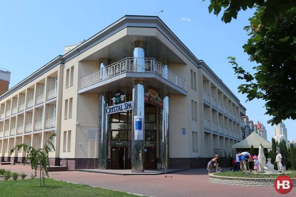 Любви больше нет: Спа-салон на Оболонской набережной в Киеве, принадлежавший любовнице Януковича Любови Полежай, сменил владельца / Наталья Кравчук dqxikeidqxidqeant