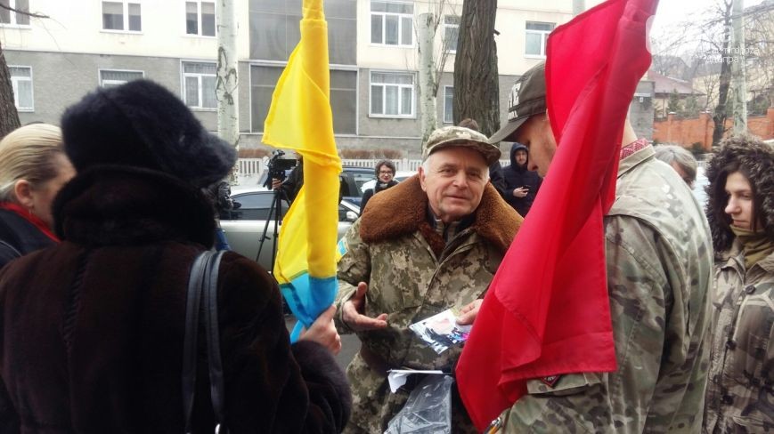 В Днепропетровске люди снова вышли на митинг: причины (ФОТО) (фото) - фото 9