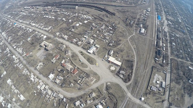 Алмазная и здание ЖД вокзала с синей крышей