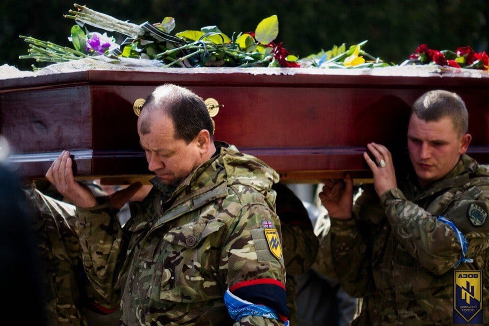 "Не забудем, отомстим": на Запорожье всем городом прощались с азовцем Французом
<div class=