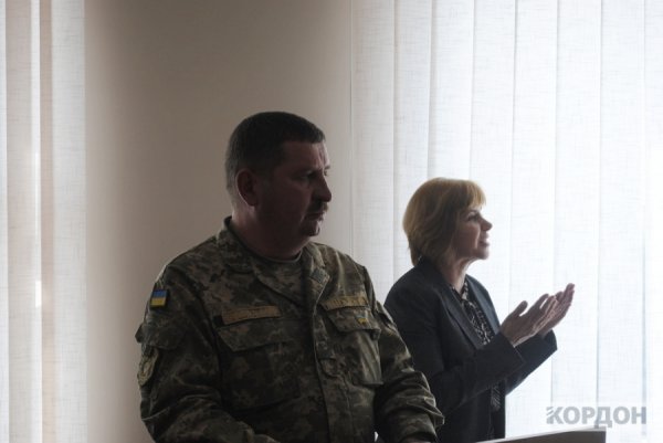 На Волині начальник виконавчої служби району розгромив будинок учасника АТО. ФОТО На Волині начальник виконавчої служби району розгромив будинок учасника АТО. ФОТО dqxikeidqxidqeant