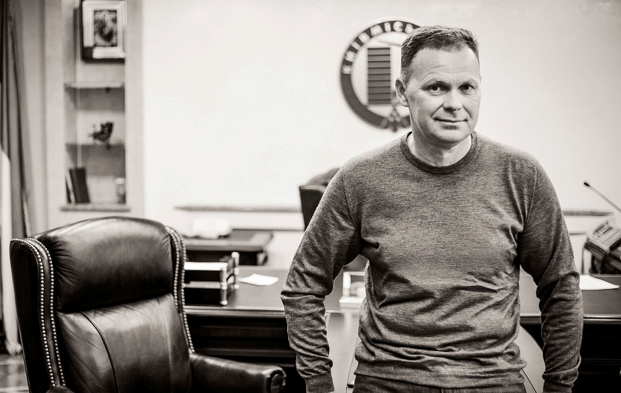 Елітна нерухомість, автопарк і подорожі: як Ігор Кушнір збагачується за рахунок «Київміськбуду»