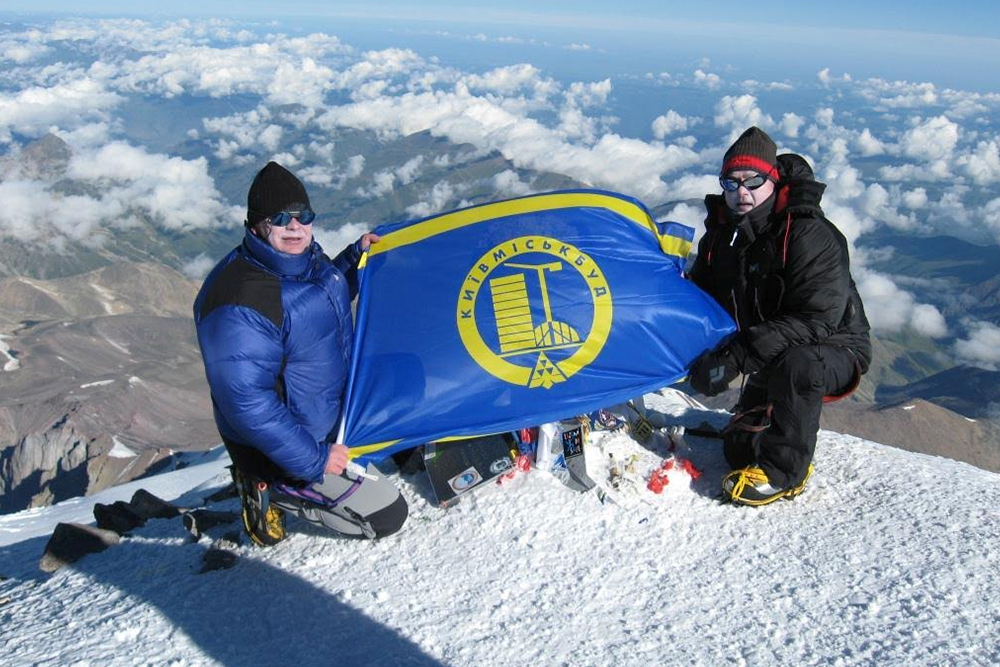 Елітна нерухомість, автопарк і подорожі: як Ігор Кушнір збагачується за рахунок «Київміськбуду»