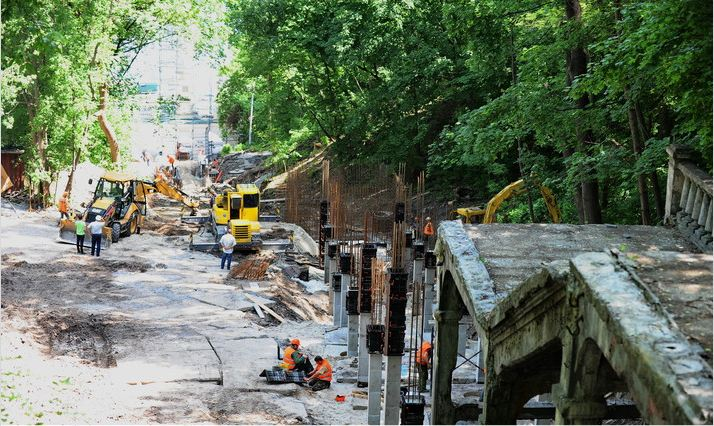 Елітна нерухомість, автопарк і подорожі: як Ігор Кушнір збагачується за рахунок «Київміськбуду»
